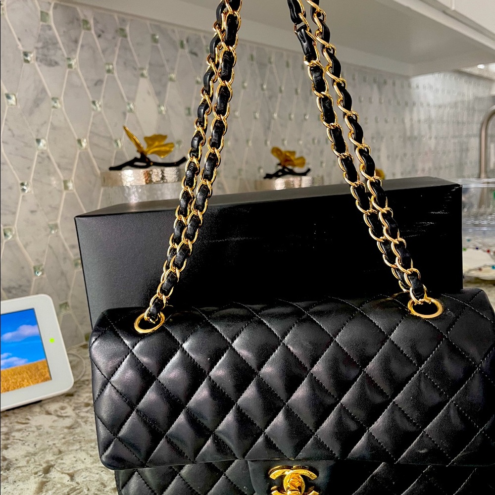 Chanel purse - Picture 3 of 7